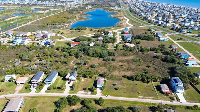 3901 Las Palmas, Galveston, TX 77554