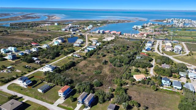 3901 Las Palmas, Galveston, TX 77554