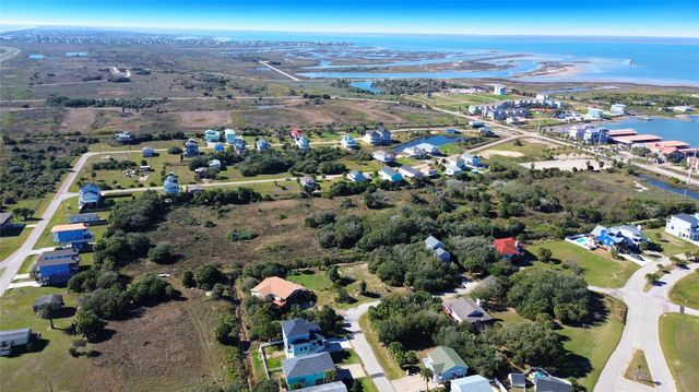 3901 Las Palmas, Galveston, TX 77554