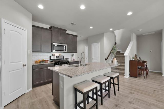 2254 Strong Horse Drive, Conroe, TX 77301