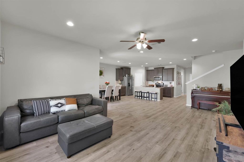 2254 Strong Horse Drive, Conroe, TX 77301