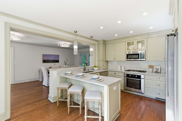 32 Jamestown Road, Charleston, SC 29407