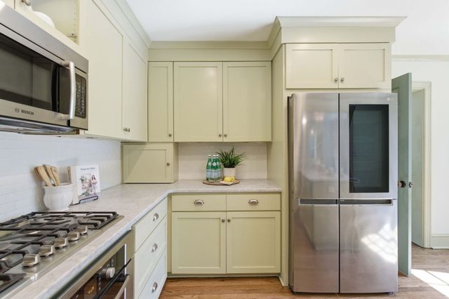 32 Jamestown Road, Charleston, SC 29407