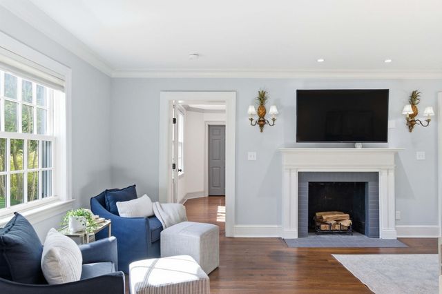 32 Jamestown Road, Charleston, SC 29407