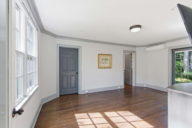 32 Jamestown Road, Charleston, SC 29407