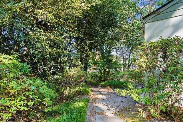 32 Jamestown Road, Charleston, SC 29407