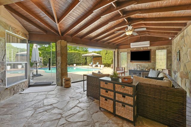 1024 Choke Cherry Lane, Crowley, TX 76036