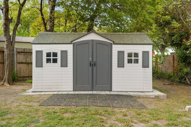 1024 Choke Cherry Lane, Crowley, TX 76036