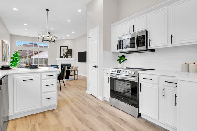 214 Chamblin Court, Cedar Hill, TX 75104