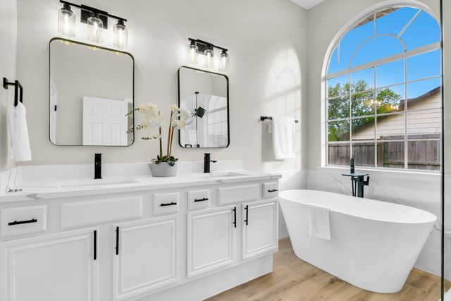 214 Chamblin Court, Cedar Hill, TX 75104