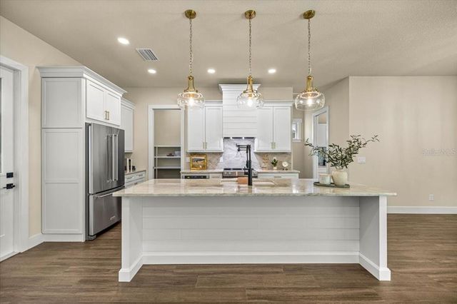 2703 SE 48TH AVENUE, Ocala, FL 34480