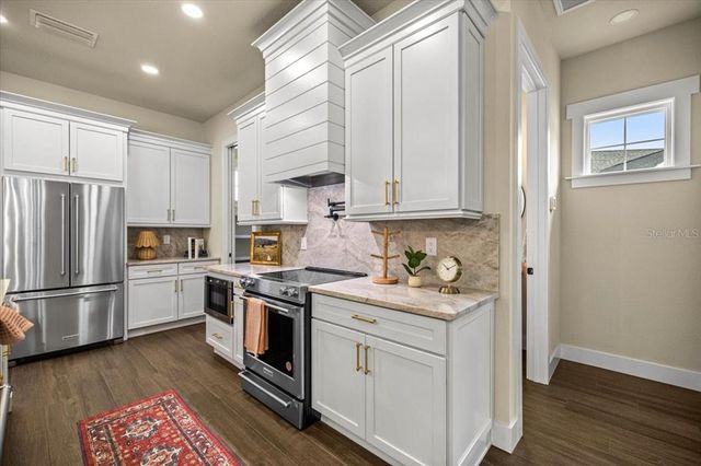 2703 SE 48TH AVENUE, Ocala, FL 34480