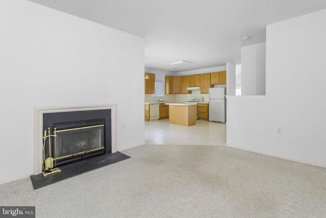 51 PINFLOWER LA, Princeton Junction, NJ 08550