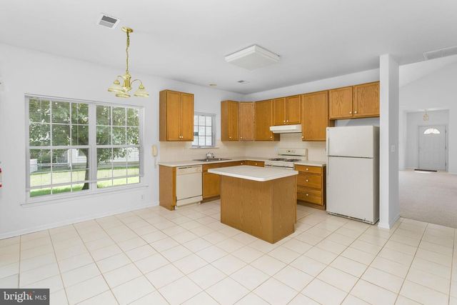 51 PINFLOWER LA, Princeton Junction, NJ 08550