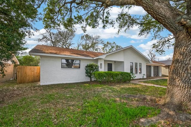 2304 Belvedere Drive, Baytown, TX 77520