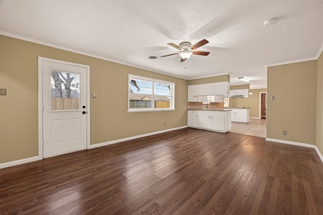 2304 Belvedere Drive, Baytown, TX 77520