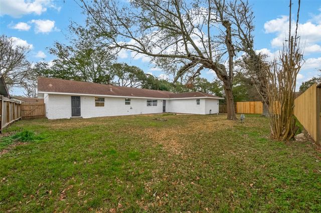 2304 Belvedere Drive, Baytown, TX 77520