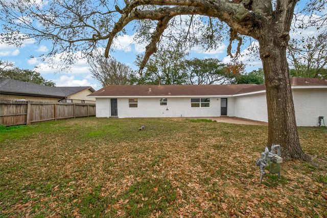 2304 Belvedere Drive, Baytown, TX 77520