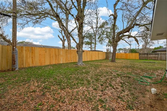2304 Belvedere Drive, Baytown, TX 77520