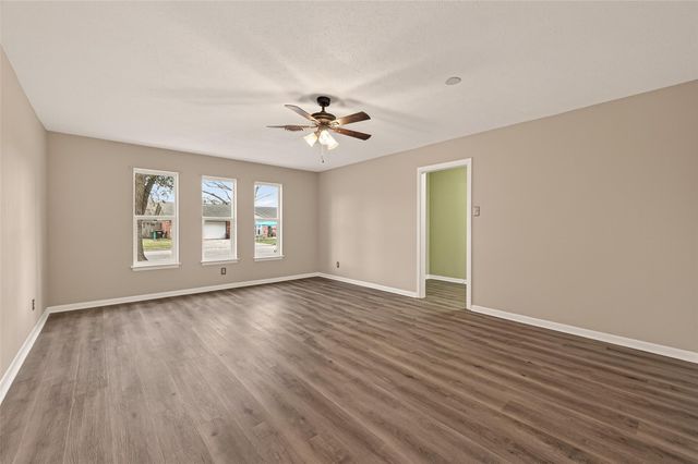 2304 Belvedere Drive, Baytown, TX 77520