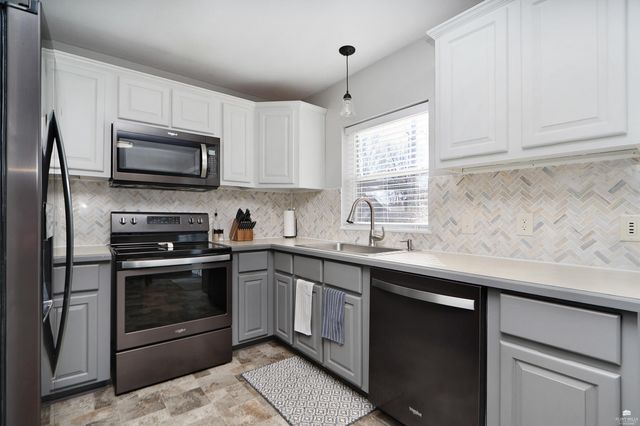 204 Brookmont Drive, Manhattan, KS 66502