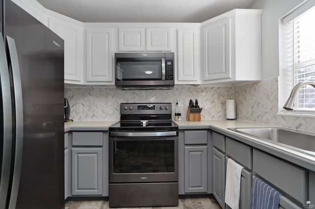 204 Brookmont Drive, Manhattan, KS 66502