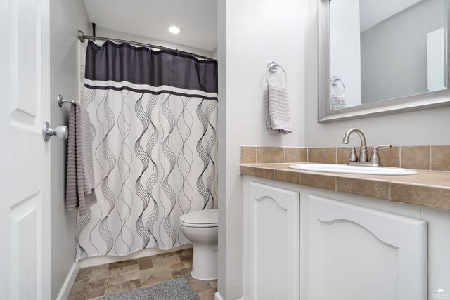 204 Brookmont Drive, Manhattan, KS 66502