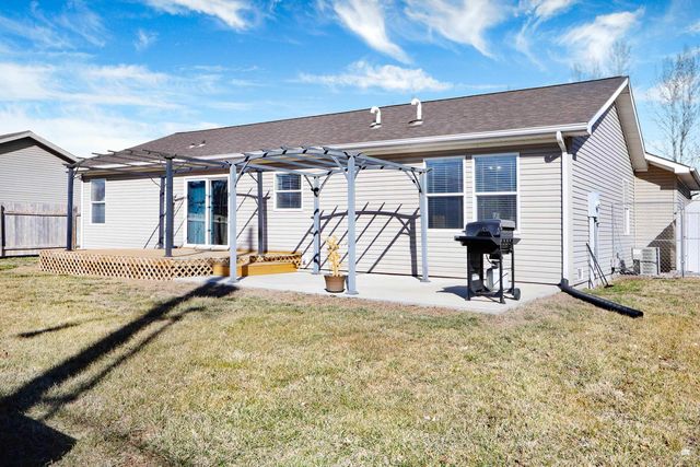 204 Brookmont Drive, Manhattan, KS 66502