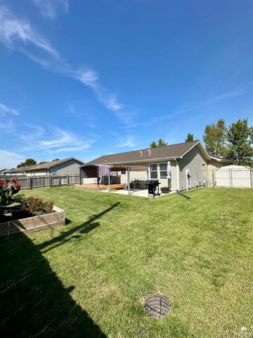 204 Brookmont Drive, Manhattan, KS 66502