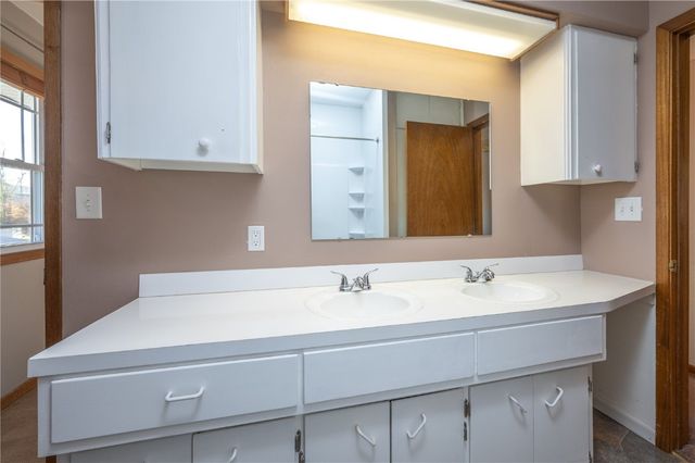 3600 Bel Air SE, Cedar Rapids, IA 52403