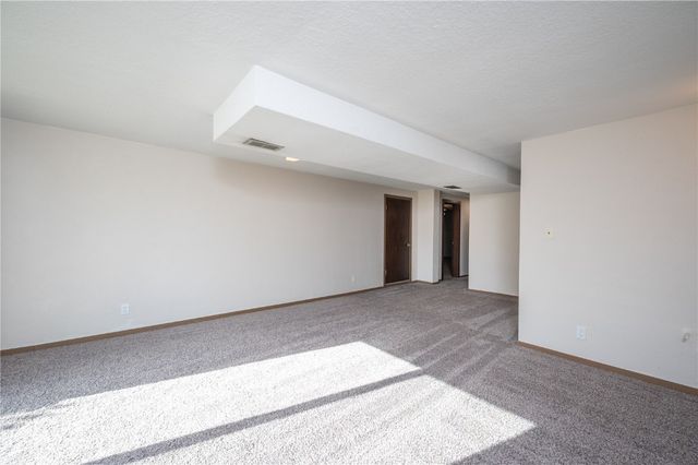 3600 Bel Air SE, Cedar Rapids, IA 52403