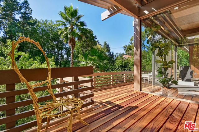 17269 Oak View Drive, Encino, CA 91316