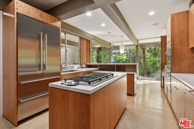 17269 Oak View Drive, Encino, CA 91316