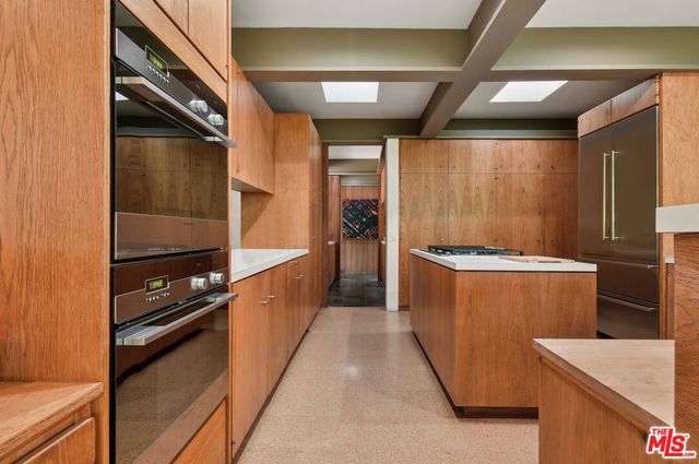 17269 Oak View Drive, Encino, CA 91316