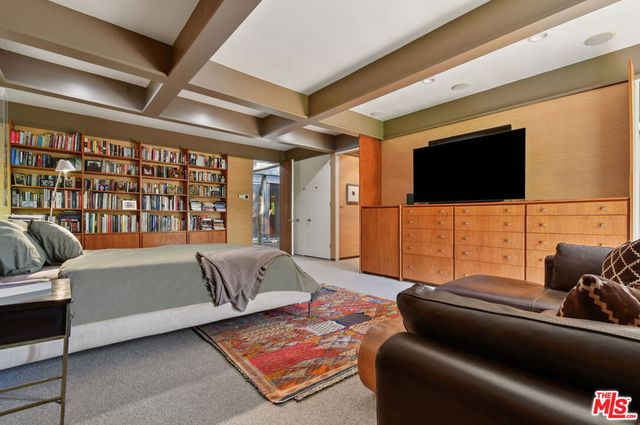 17269 Oak View Drive, Encino, CA 91316