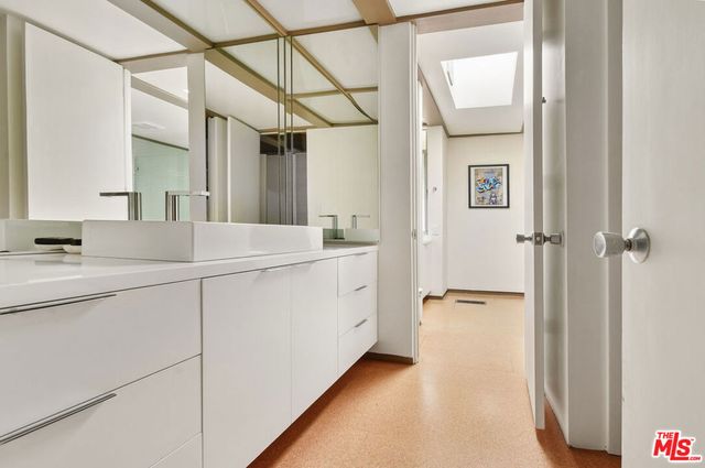 17269 Oak View Drive, Encino, CA 91316