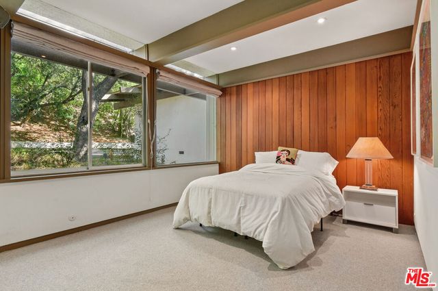17269 Oak View Drive, Encino, CA 91316