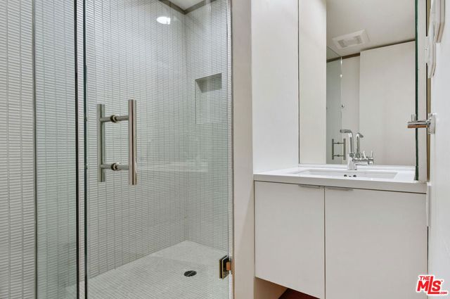 17269 Oak View Drive, Encino, CA 91316