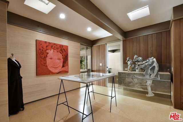 17269 Oak View Drive, Encino, CA 91316