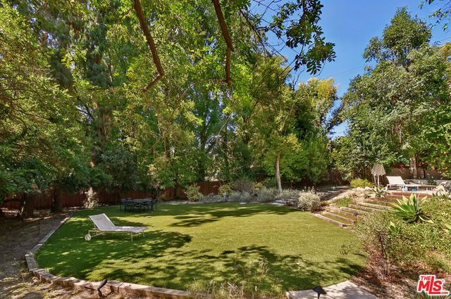 17269 Oak View Drive, Encino, CA 91316
