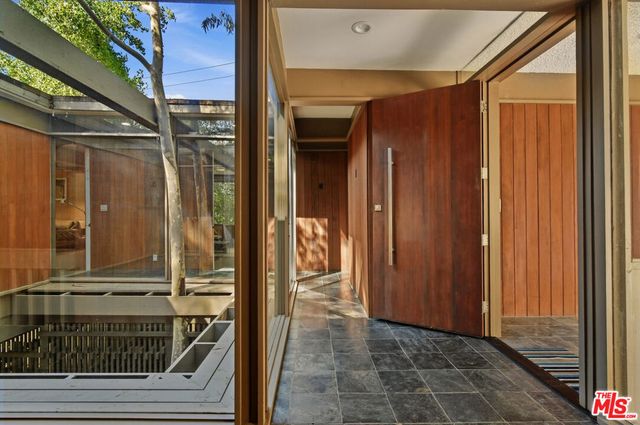 17269 Oak View Drive, Encino, CA 91316