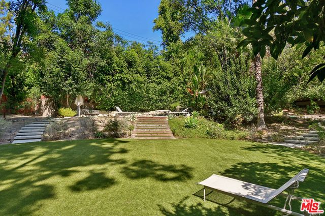 17269 Oak View Drive, Encino, CA 91316