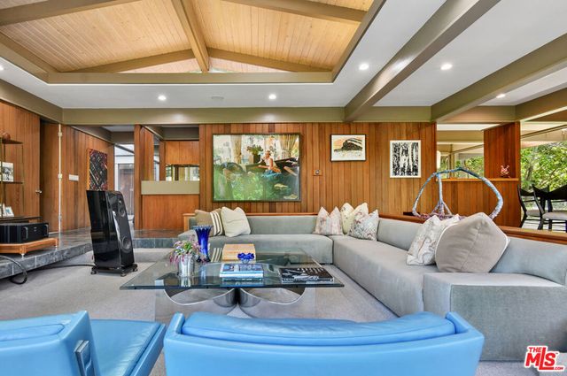 17269 Oak View Drive, Encino, CA 91316