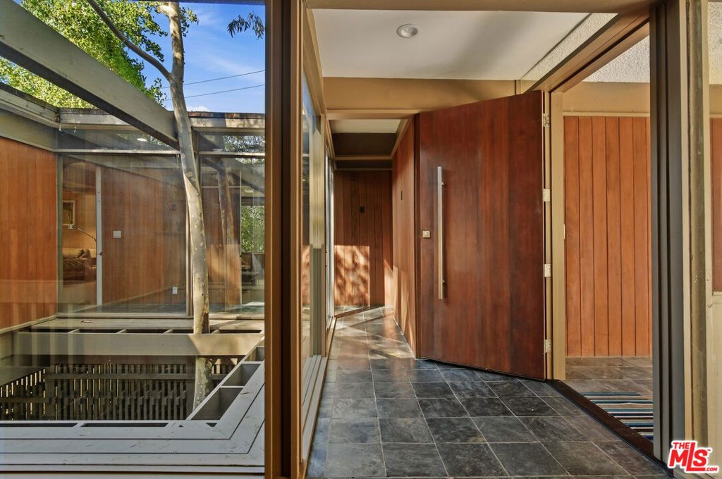 17269 Oak View Drive, Encino, CA 91316 — photo 4
