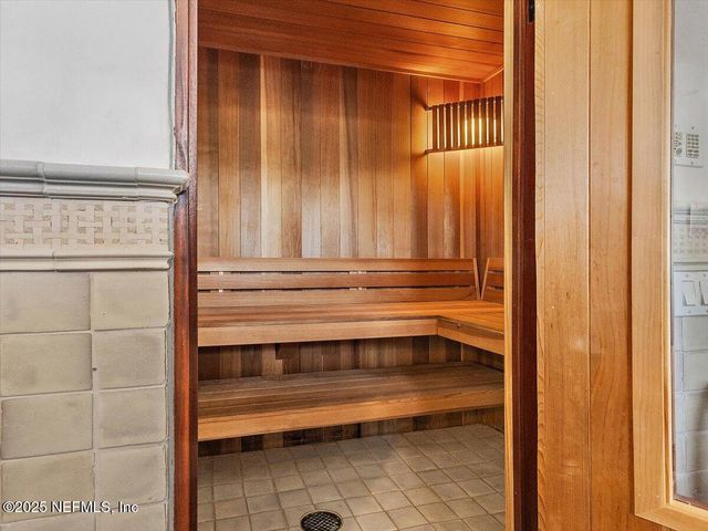 1515 BEACH Avenue, Atlantic Beach, FL 32233