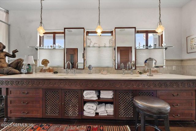 1515 BEACH Avenue, Atlantic Beach, FL 32233