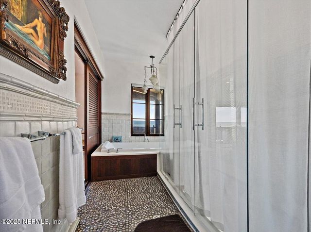 1515 BEACH Avenue, Atlantic Beach, FL 32233