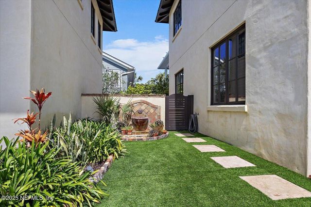 1515 BEACH Avenue, Atlantic Beach, FL 32233