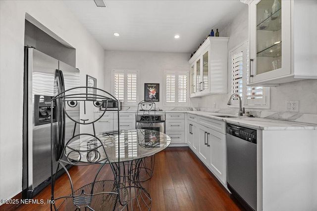 1515 BEACH Avenue, Atlantic Beach, FL 32233