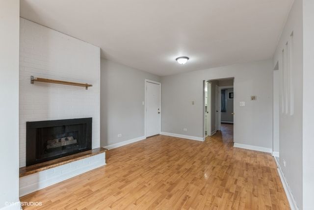 829 S Dwyer Avenue D, Arlington Heights, IL 60005